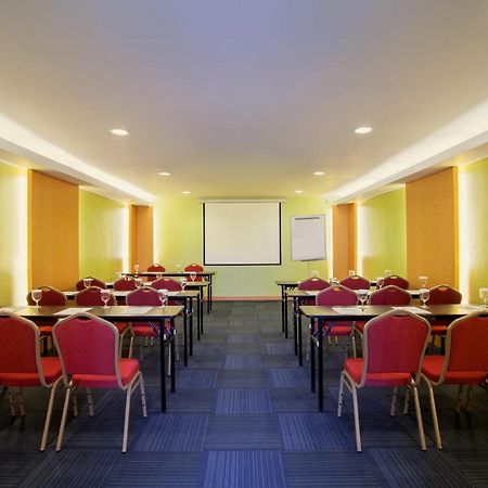 Ibis Budget Semarang Tendean Zewnętrze zdjęcie