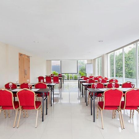 Ibis Budget Semarang Tendean Zewnętrze zdjęcie