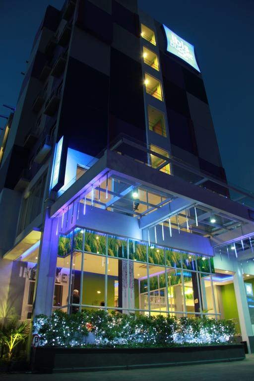 Ibis Budget Semarang Tendean Zewnętrze zdjęcie