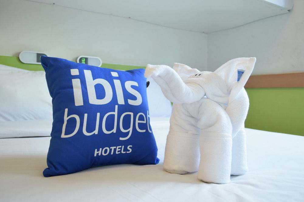 Ibis Budget Semarang Tendean Zewnętrze zdjęcie