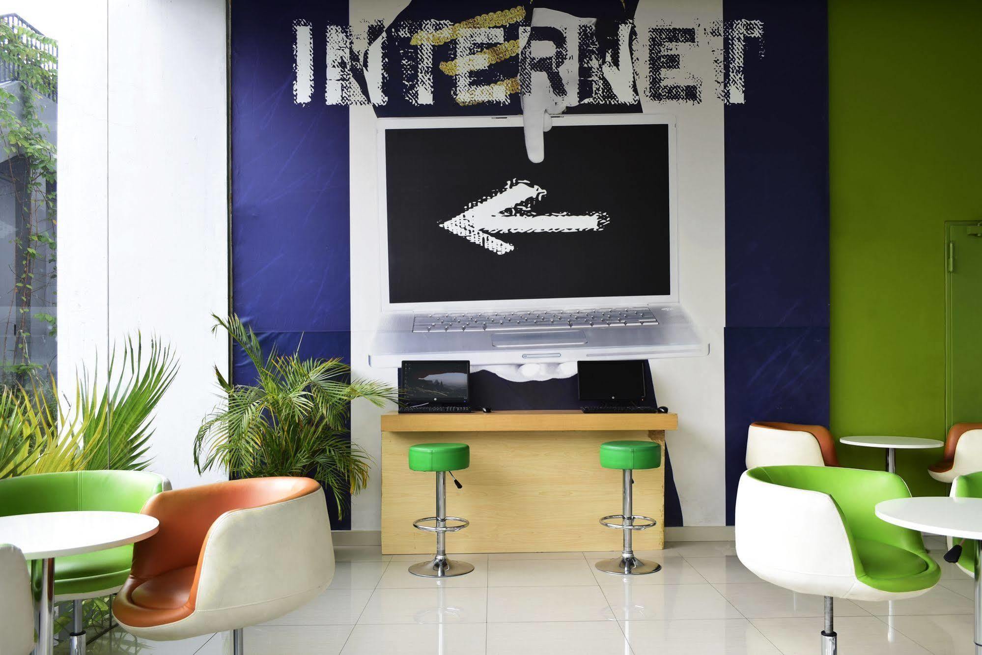 Ibis Budget Semarang Tendean Zewnętrze zdjęcie