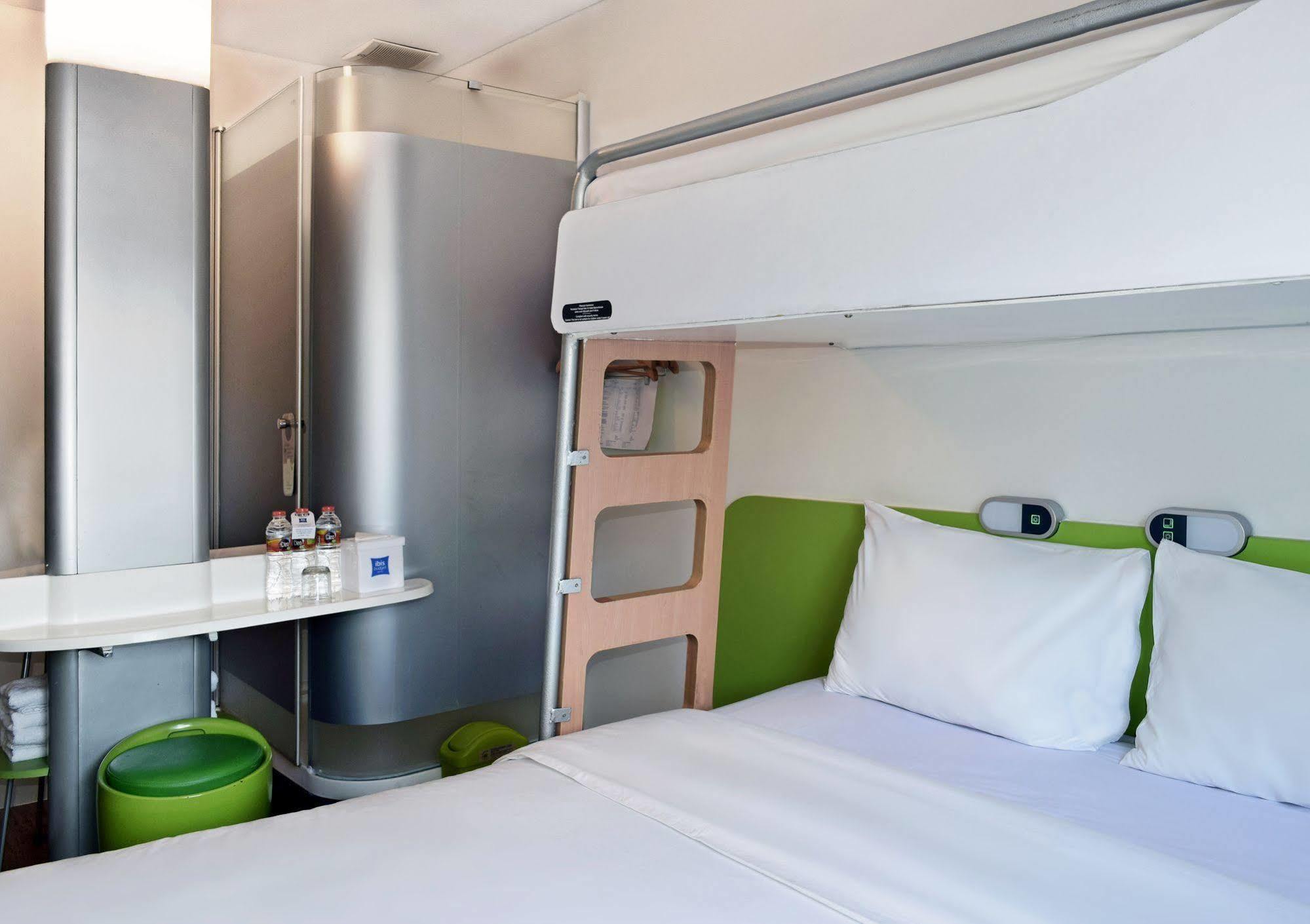 Ibis Budget Semarang Tendean Zewnętrze zdjęcie