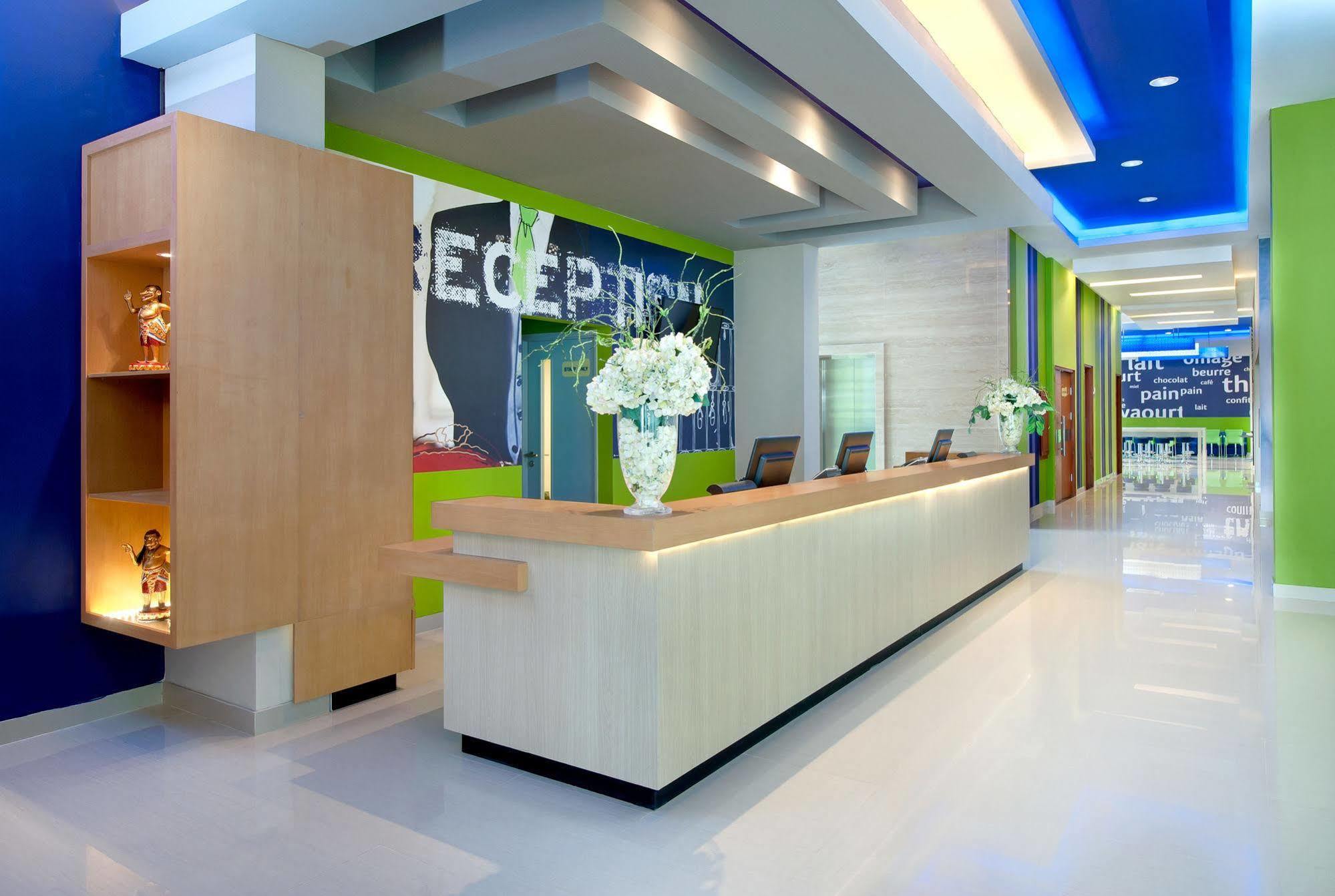 Ibis Budget Semarang Tendean Zewnętrze zdjęcie