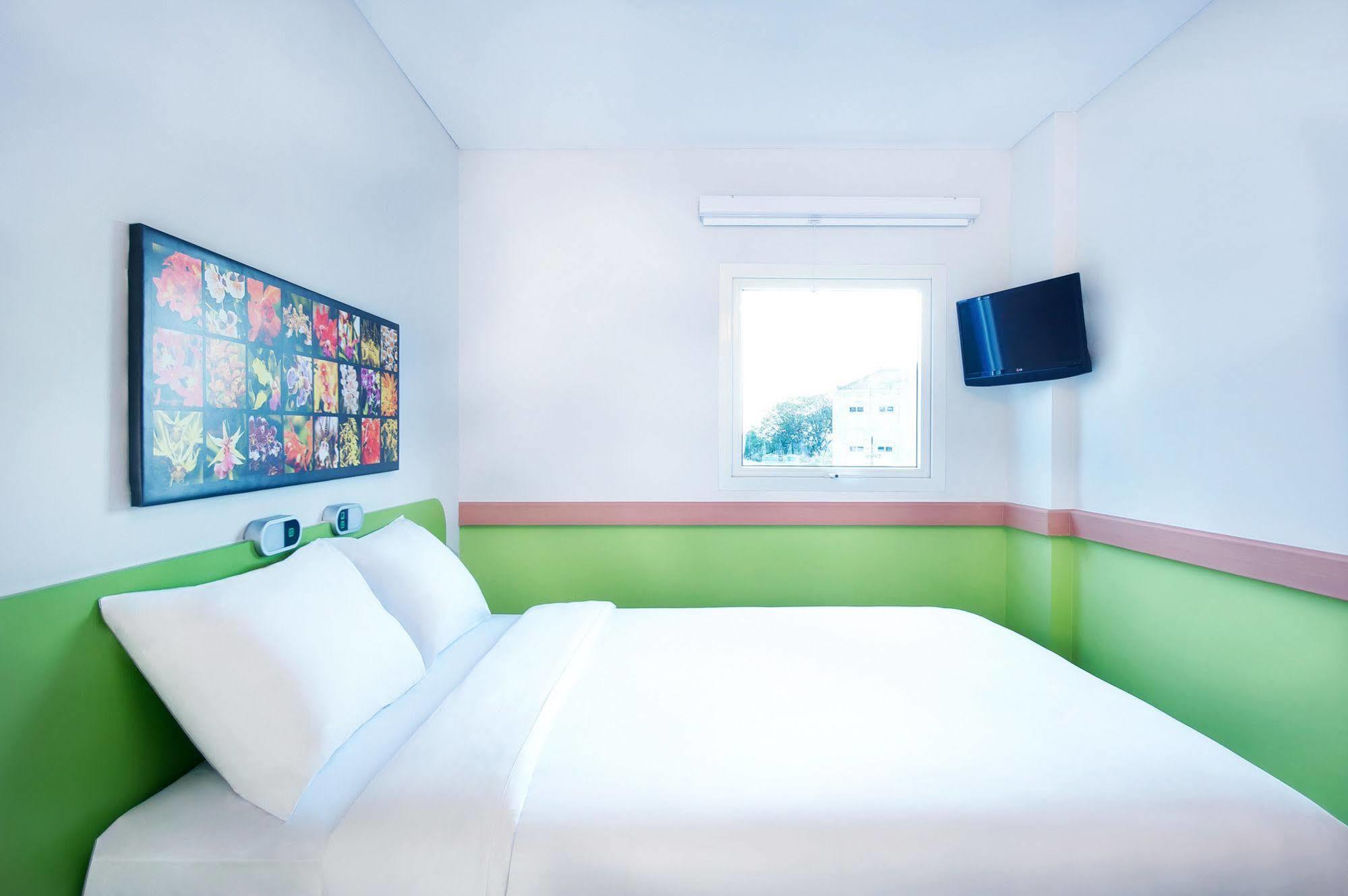Ibis Budget Semarang Tendean Zewnętrze zdjęcie