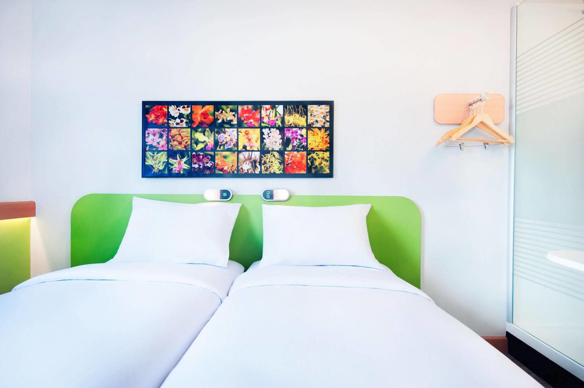 Ibis Budget Semarang Tendean Zewnętrze zdjęcie